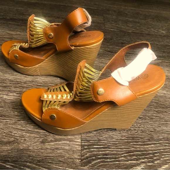 Wild Diva brown and gold wedges. - Picture 4 of 8